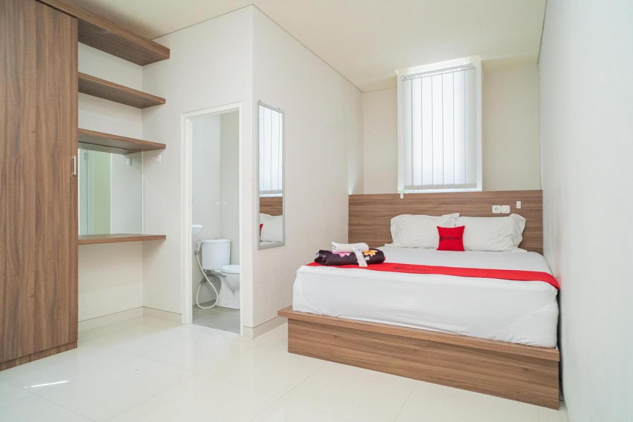Reddoorz Plus @ Jalan Pemuda Timur Bojonegoro Exterior foto
